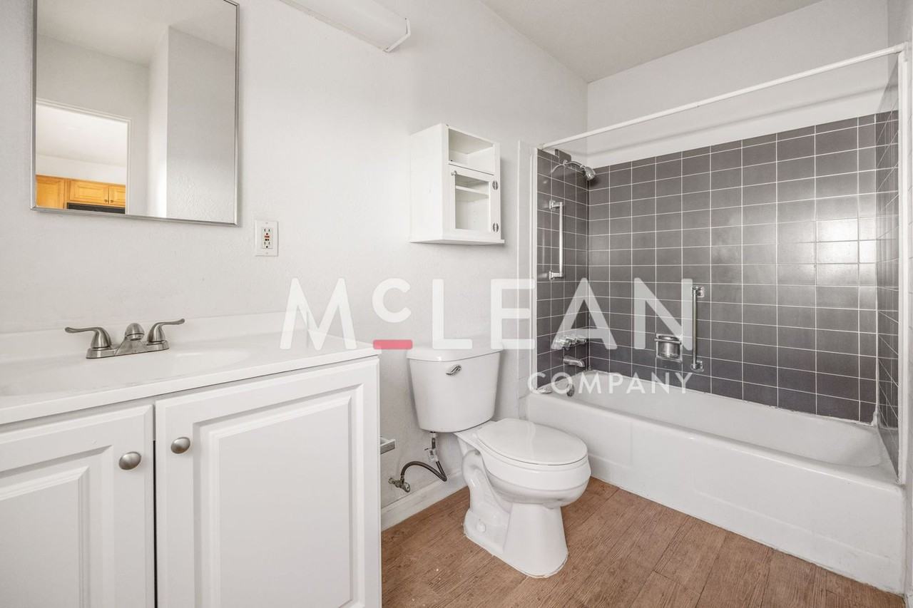 350 E Palm Canyon Dr #20 - Photo 6 of 35