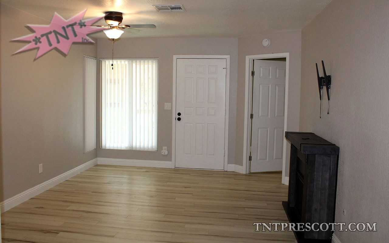 3094 Shoshone Pl #4G - Photo 2 of 20