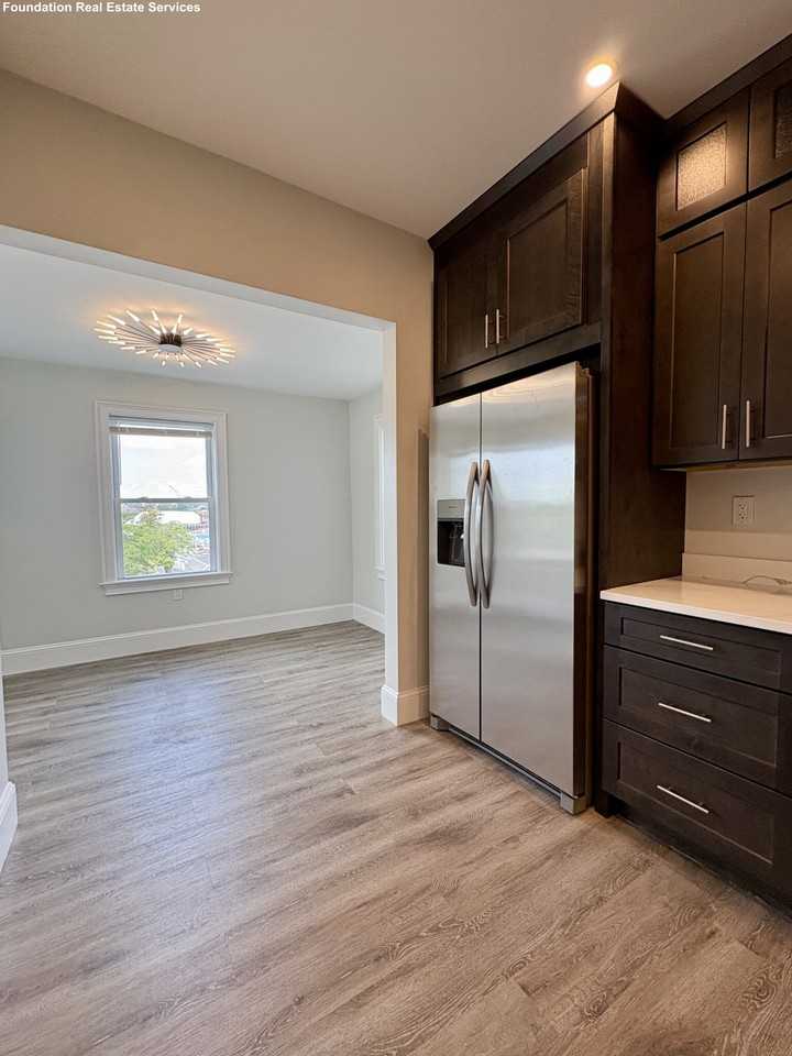 54 Falcon St - Photo 2 of 23