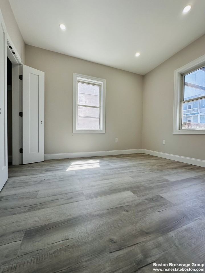 8 Wave Ave #3 - Photo 2 of 5