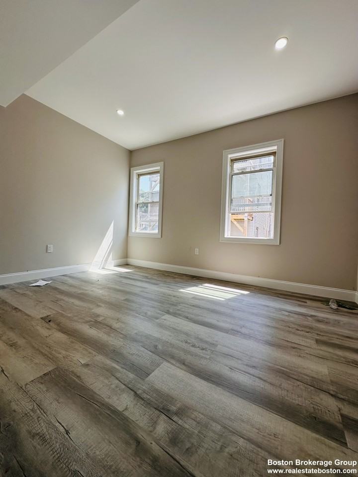 8 Wave Ave #3 - Photo 3 of 5