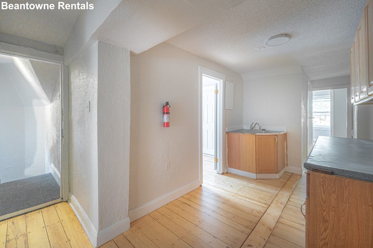 Mount Pleasant Ave #201 - Photo 2 of 10