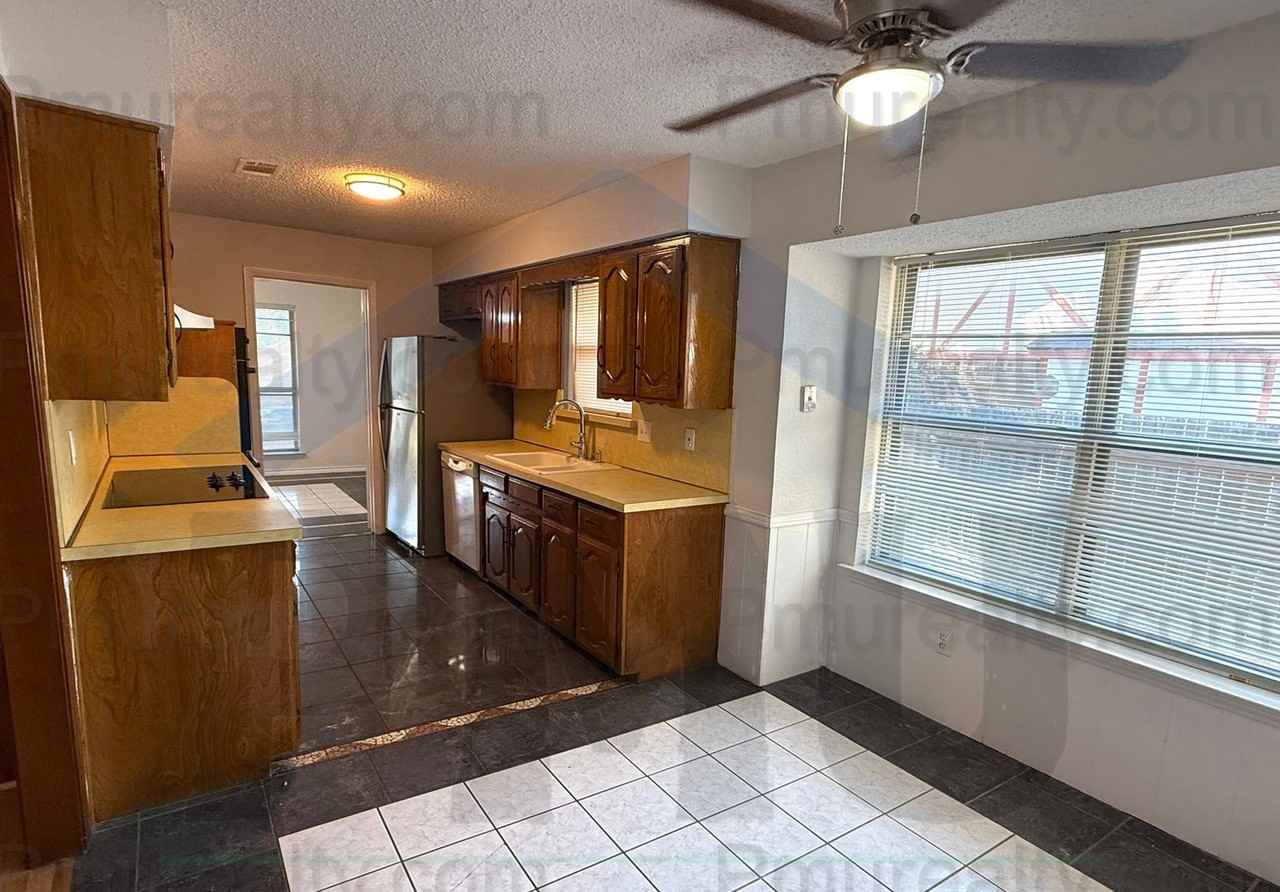 512 Newcastle Drive - Photo 4 of 13