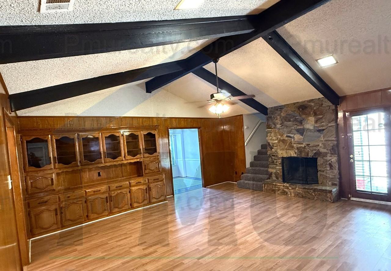 512 Newcastle Drive - Photo 6 of 13