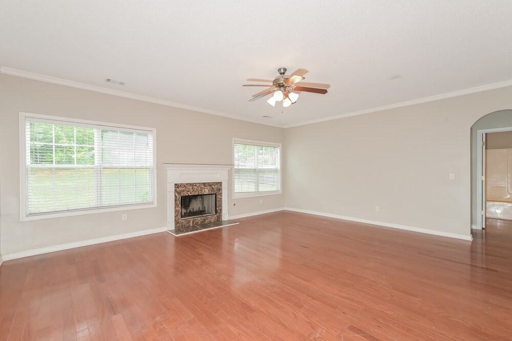 2083 Reserve Pkwy - Photo 5 of 17