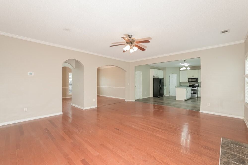 2083 Reserve Pkwy - Photo 6 of 17
