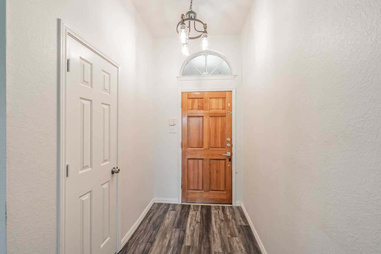 1214 Hardisty Dr - Photo 4 of 32