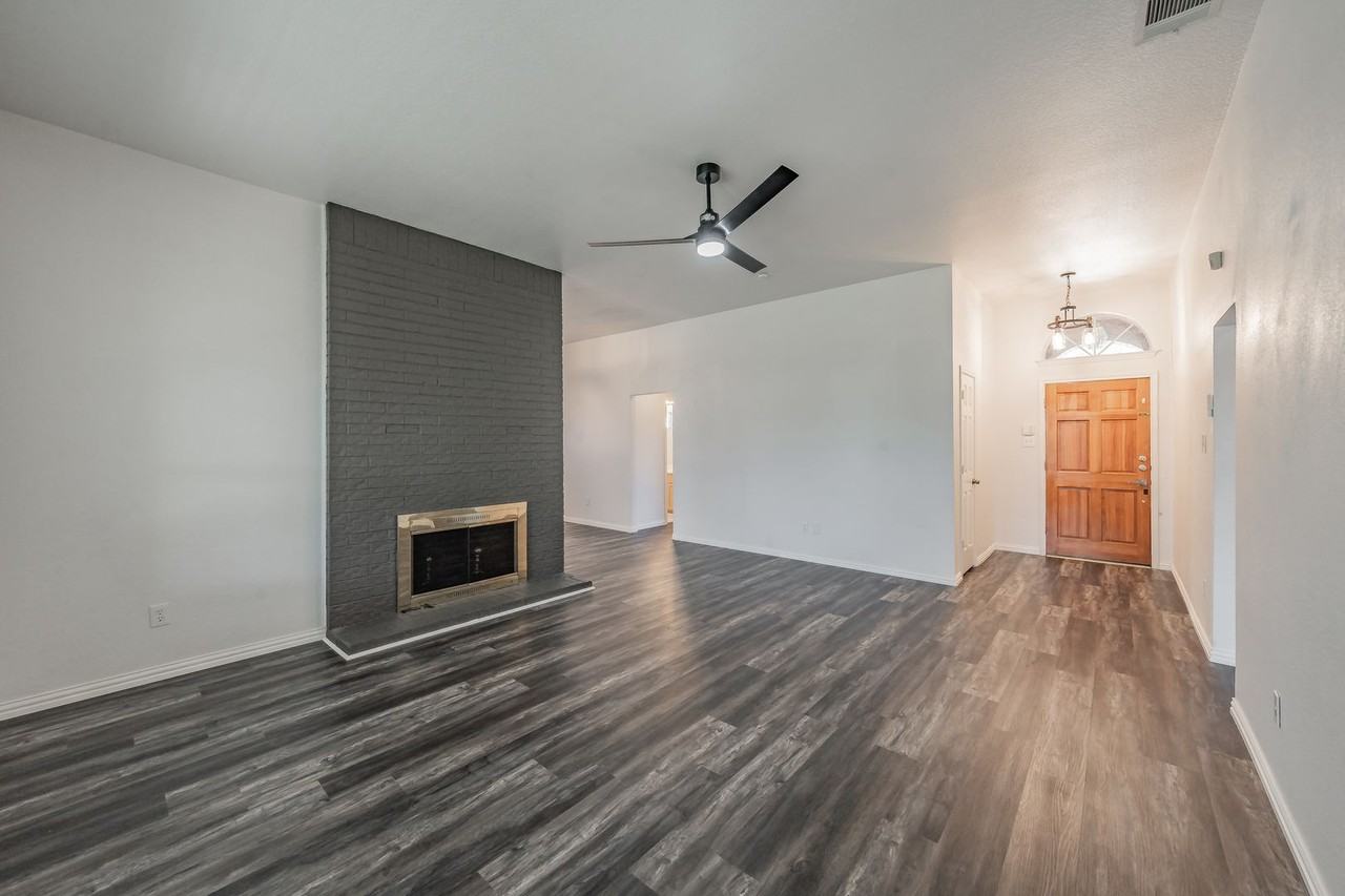 1214 Hardisty Dr - Photo 5 of 32