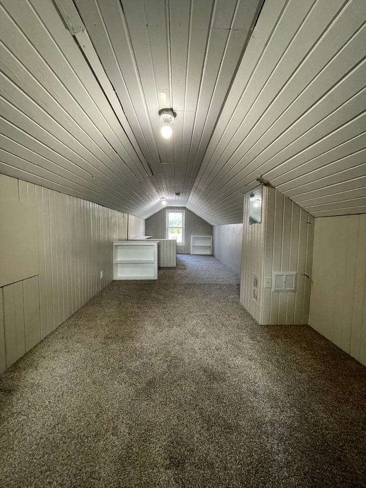 545 W Parker St - Photo 3 of 23