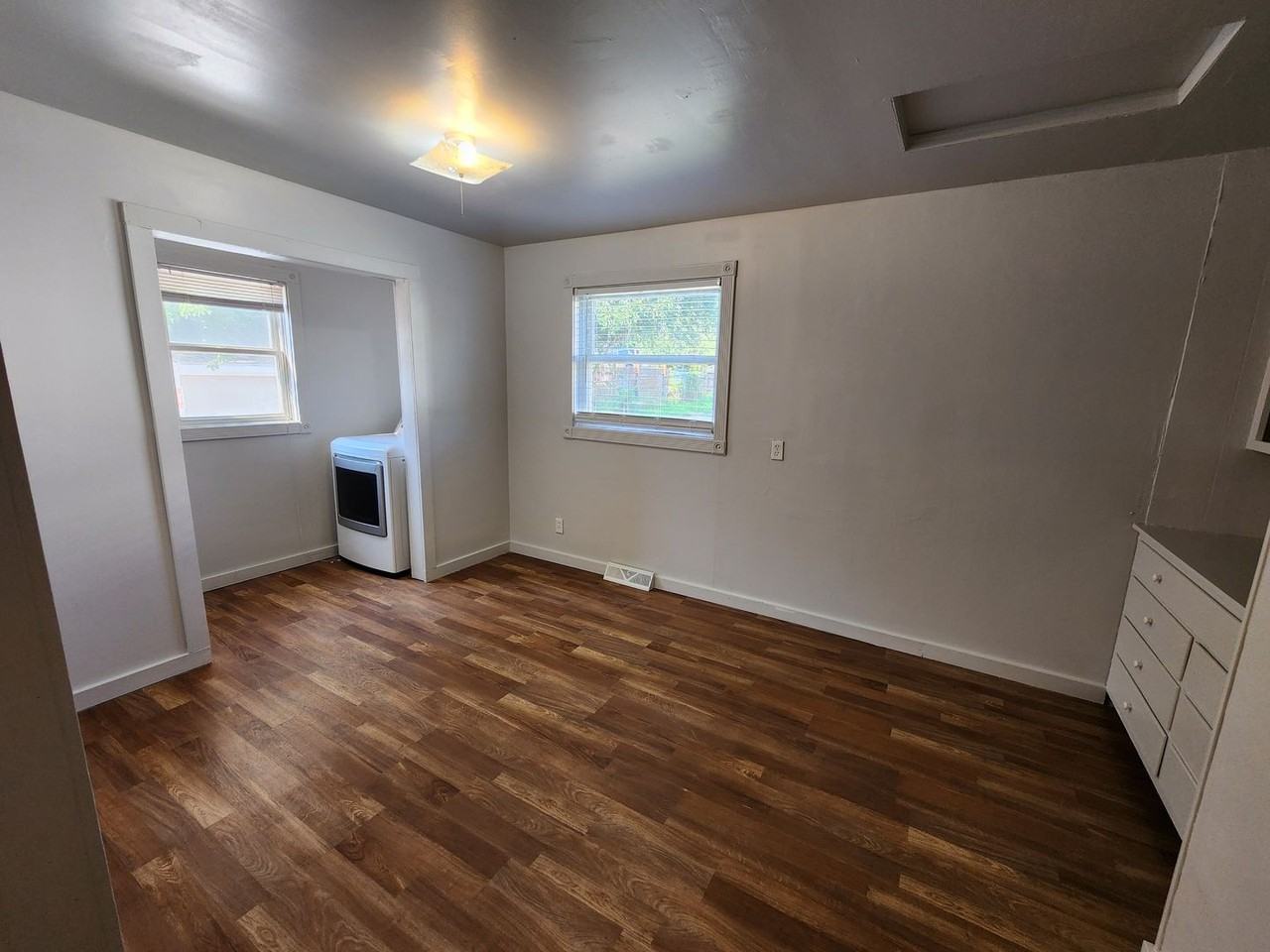 1705 5th St - Photo 5 of 24