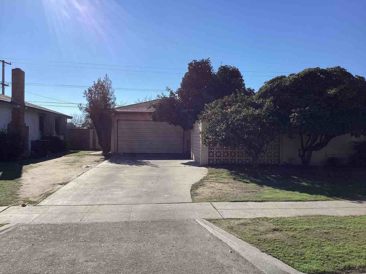 4876 E Floradora Ave - Photo 2 of 2