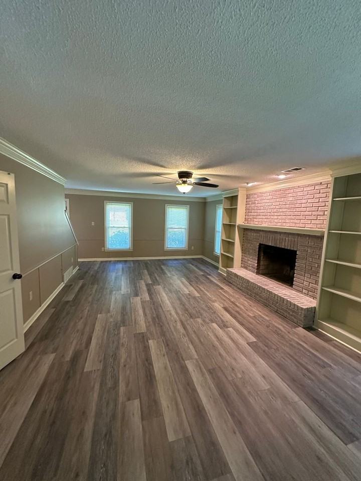 1964 Prestwick Dr - Photo 4 of 34