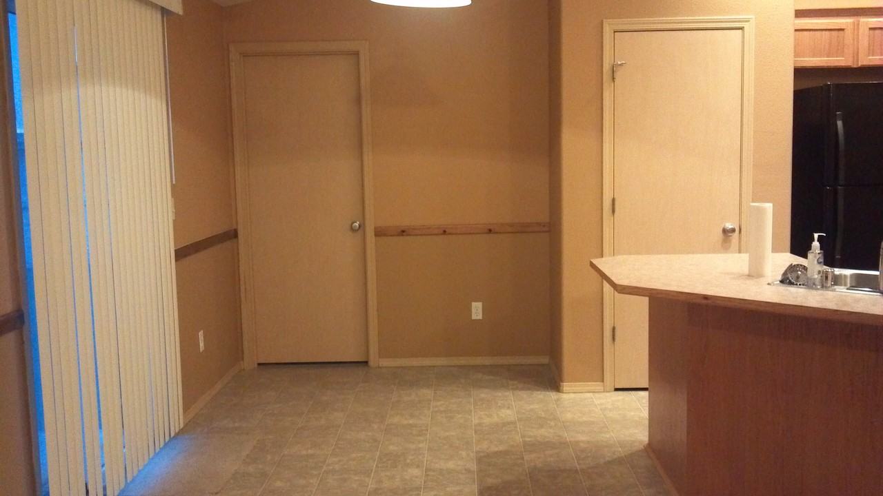 5520 Cleveland Ln - Photo 3 of 15