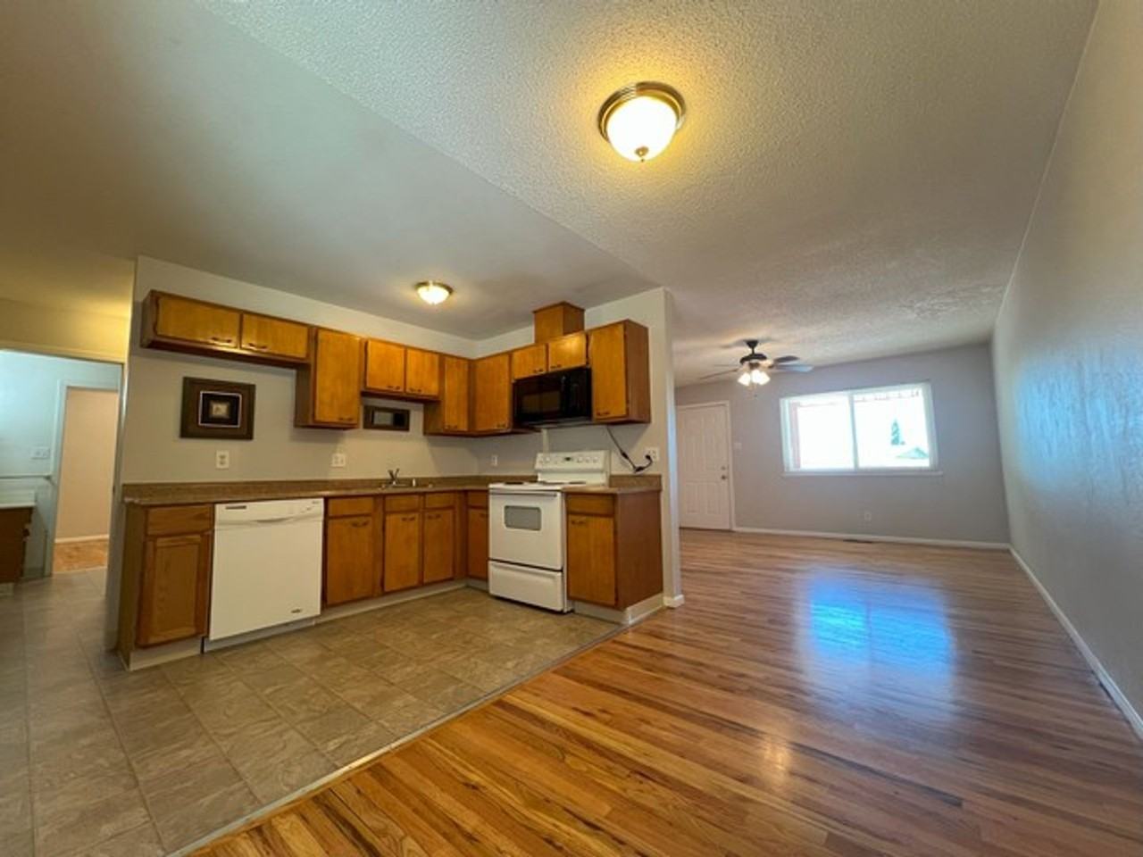 3095 Attridge Pl - Photo 4 of 16