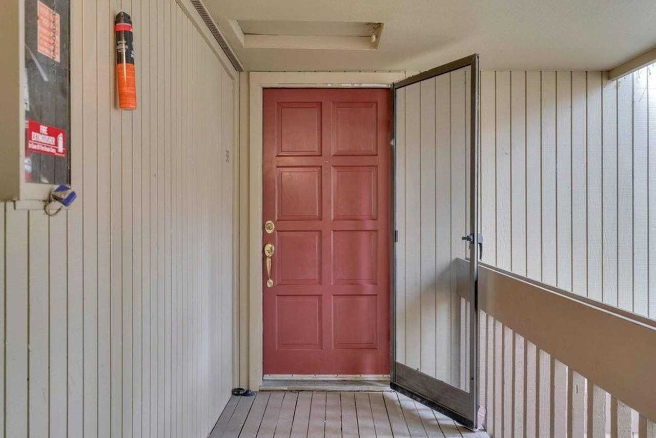 505 Cypress Point Dr #88 - Photo 2 of 10