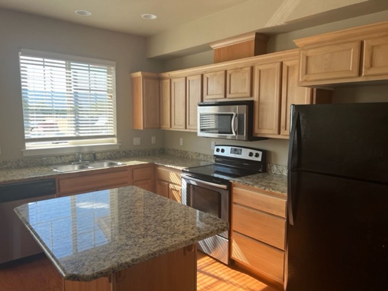 814 Overcup St - Photo 3 of 22
