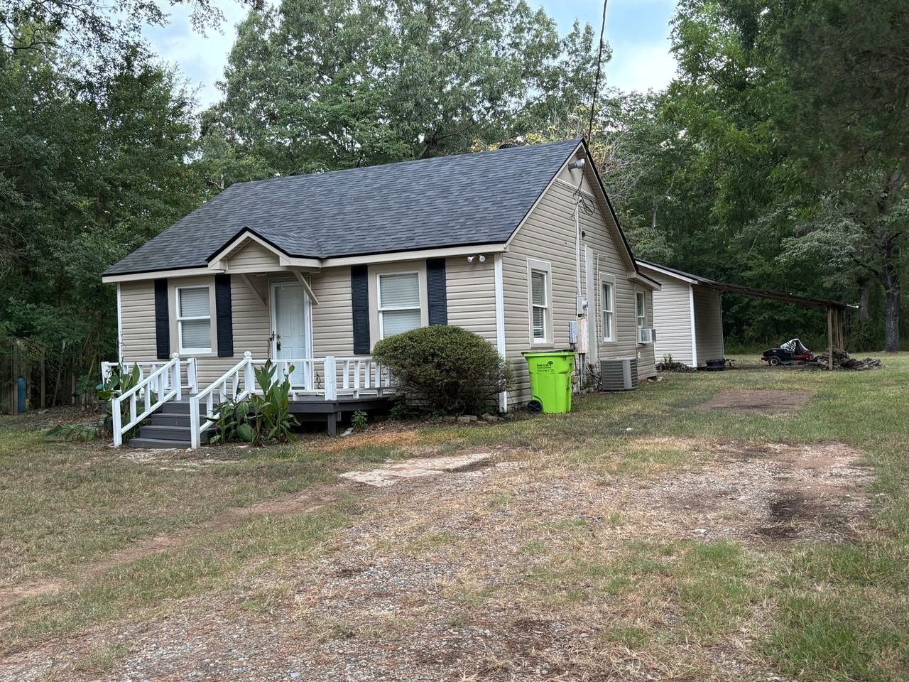 1213 Palmetto Rd - Photo 2 of 14