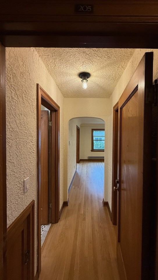 Regan Lee - Photo 3 of 32