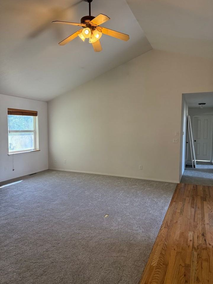 3064 Oliver St - Photo 4 of 15