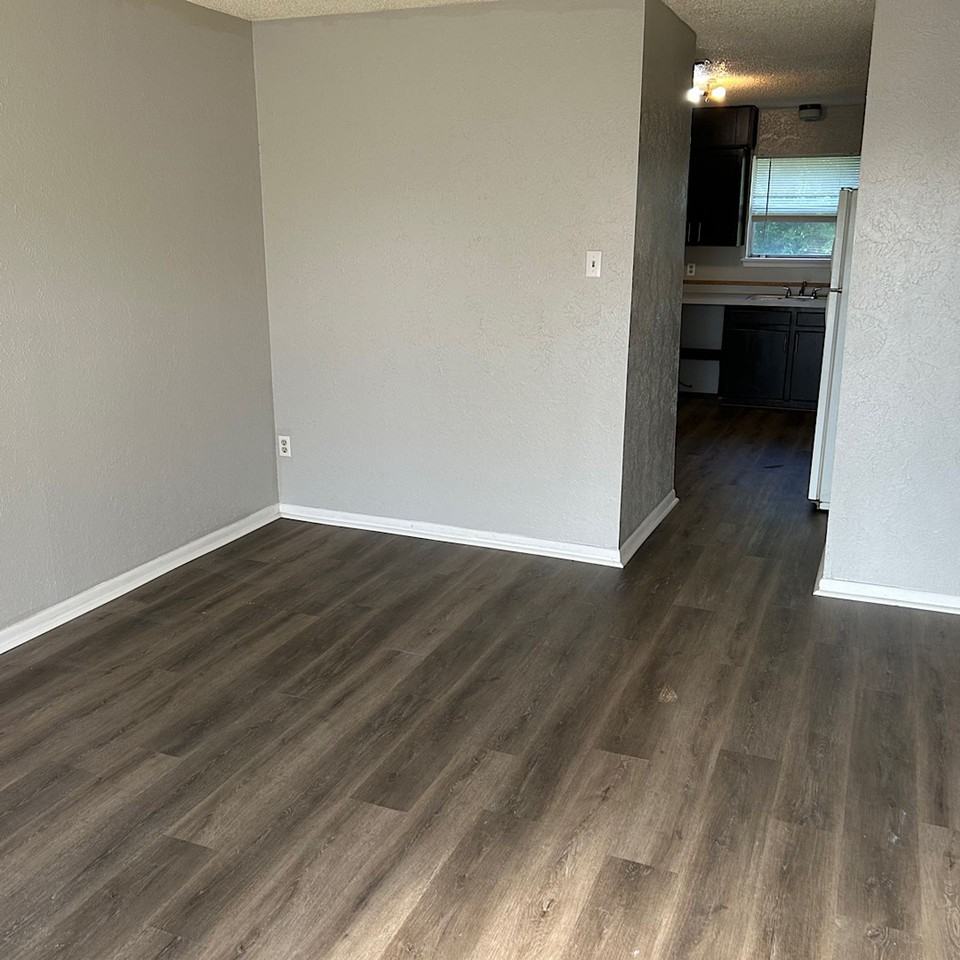 108 W Anderson Ave - Photo 5 of 18