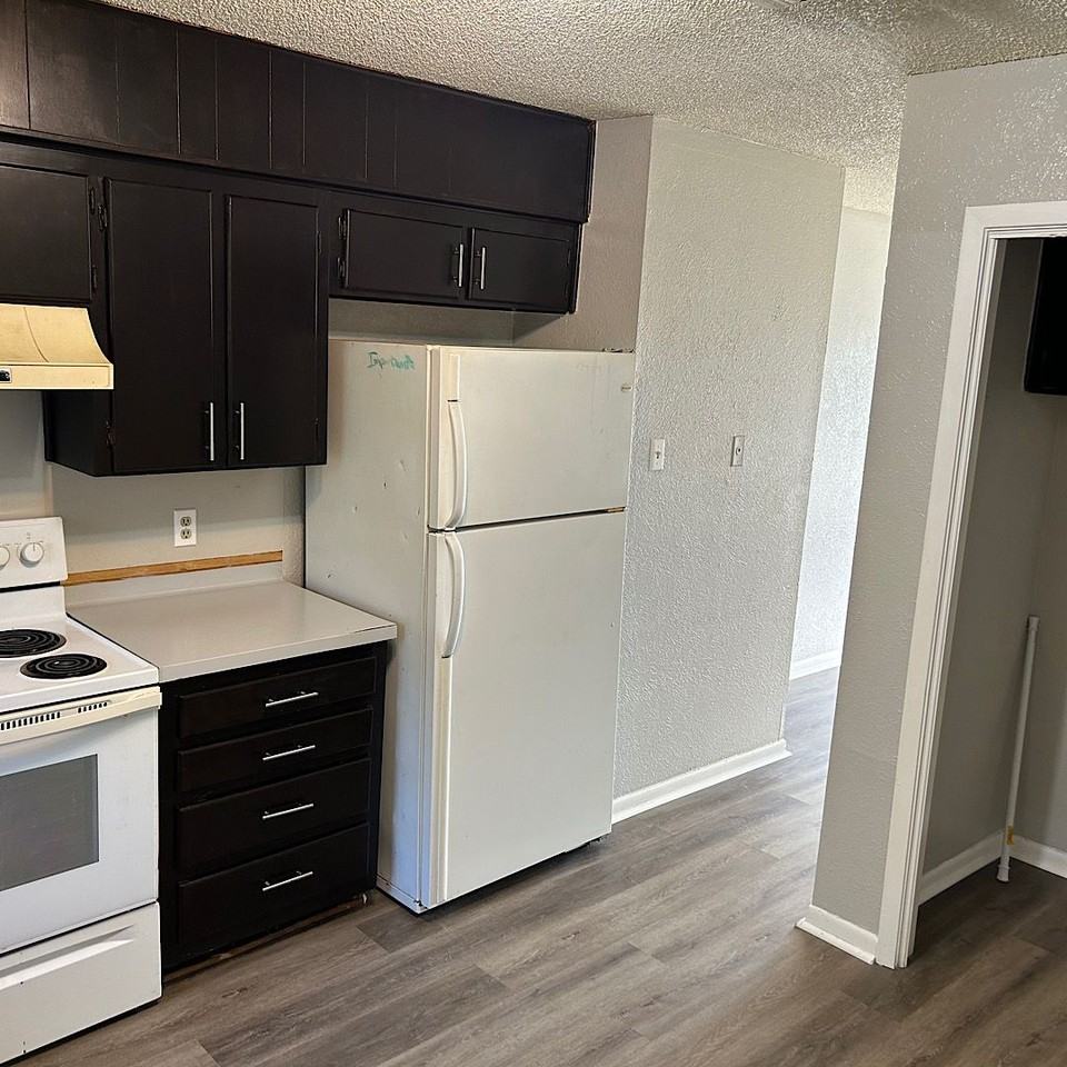 108 W Anderson Ave - Photo 6 of 18