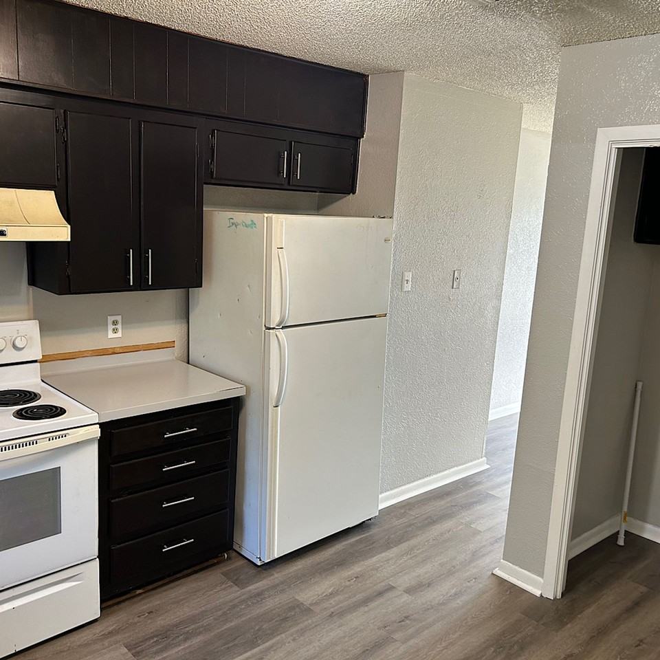 108 W Anderson Ave - Photo 7 of 18