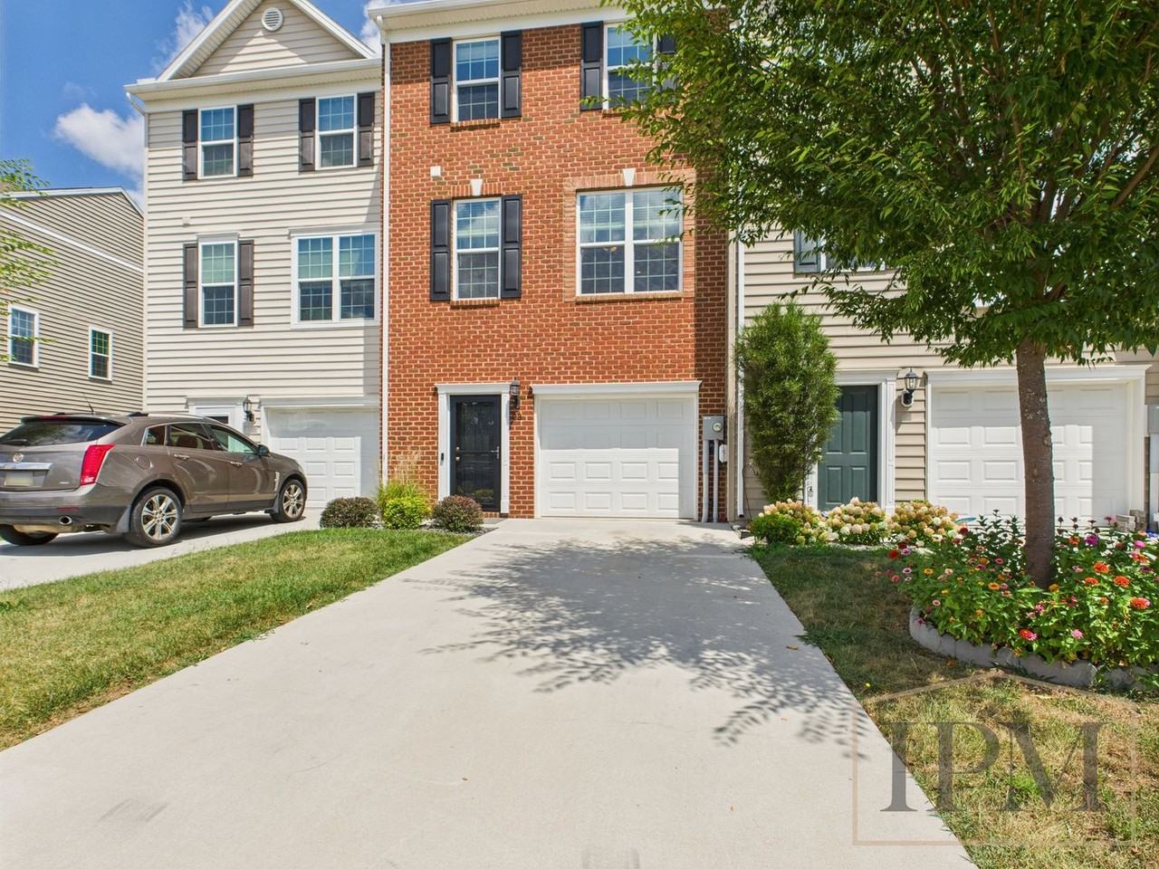 23 Winslow Ct - Photo 2 of 27