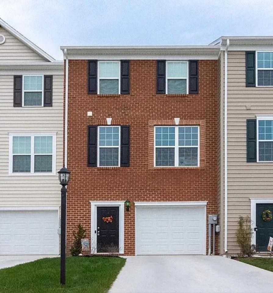 23 Winslow Ct - Photo 3 of 27