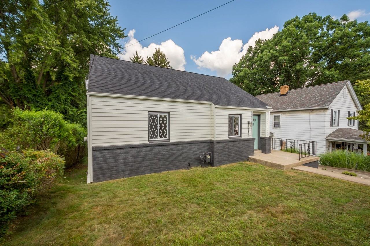 916 6th St - Photo 2 of 37