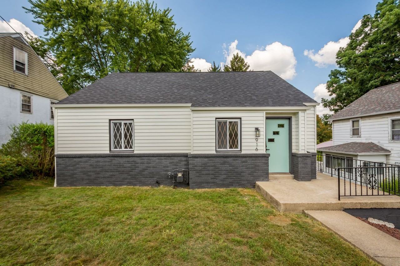 916 6th St - Photo 3 of 37