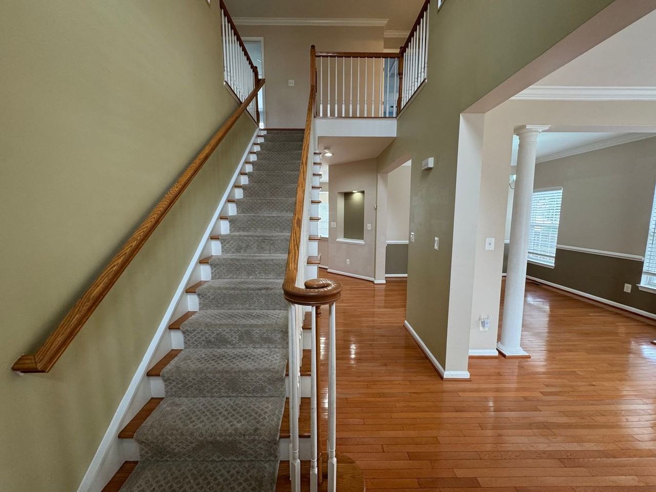 10600 Busick Ct - Photo 2 of 43