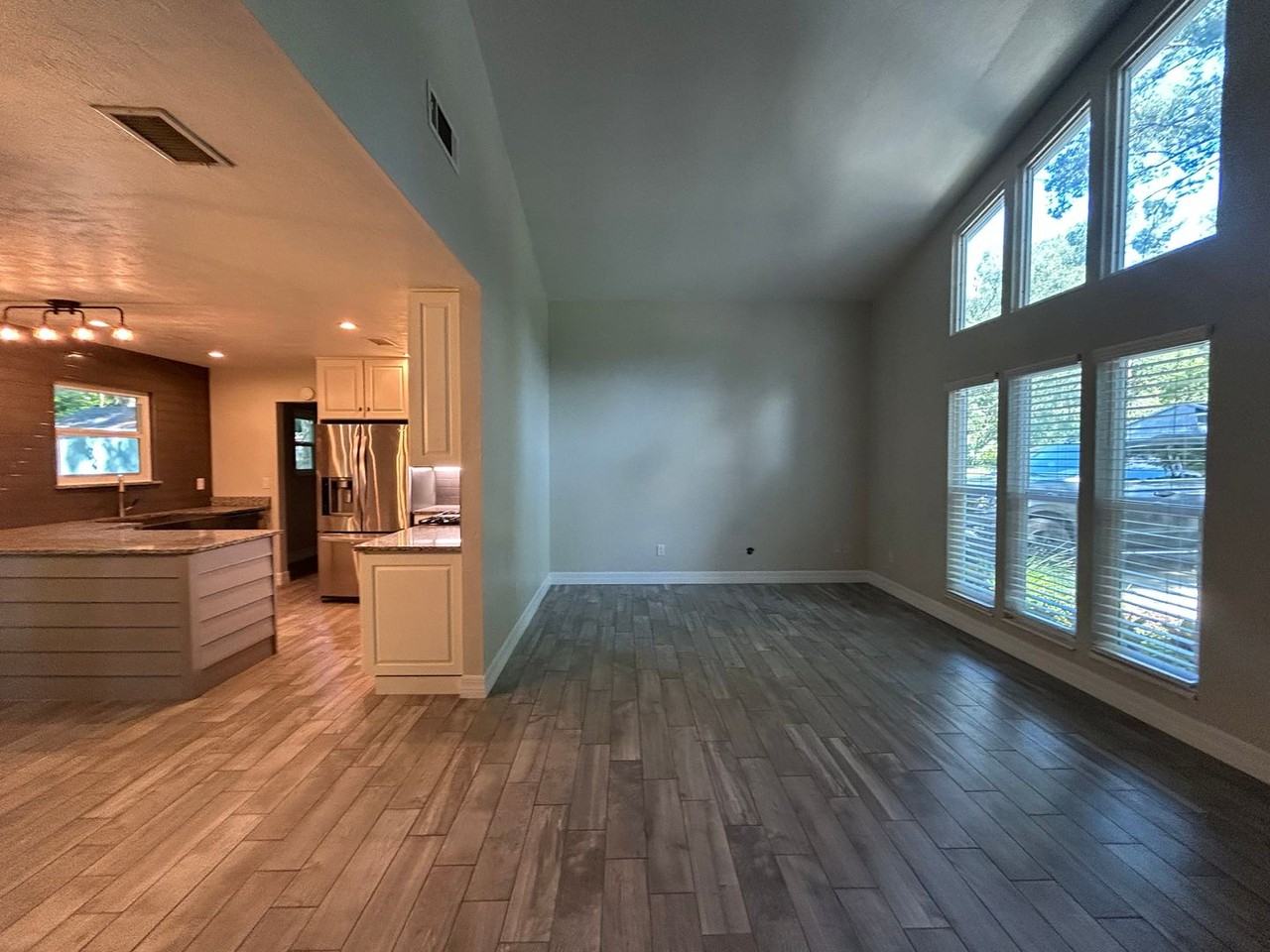 3007 Nw 43rd Ave - Photo 2 of 32