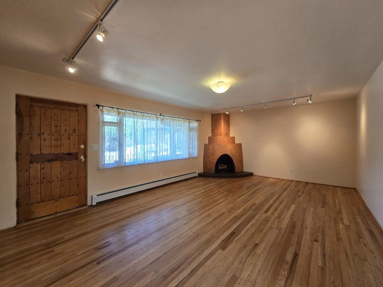 1570 Don Gaspar Ave - Photo 2 of 42