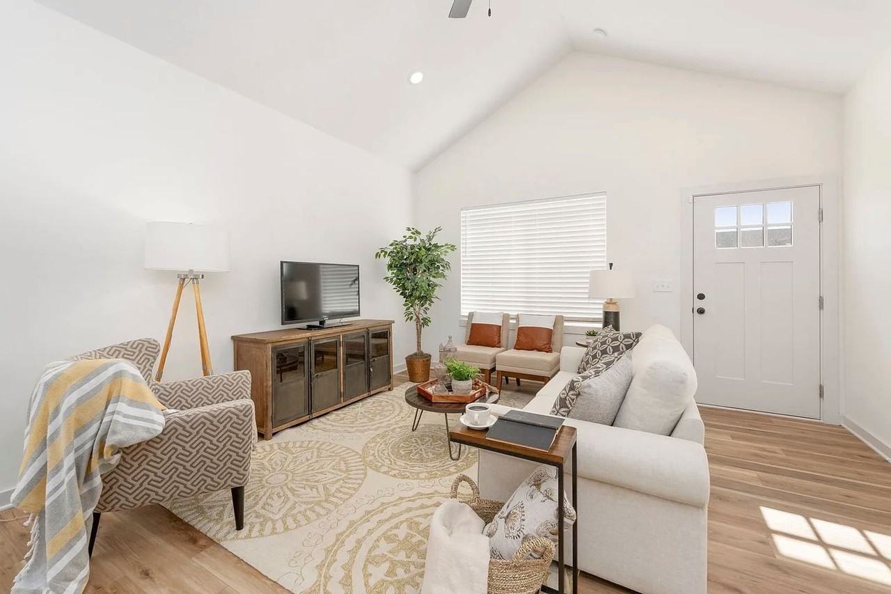 2116 W Elk Ridge Ave - Photo 5 of 16