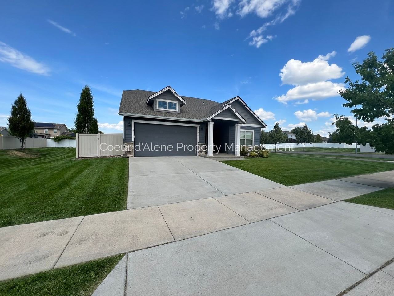 4025 W Homeward Bound Blvd - Photo 2 of 22