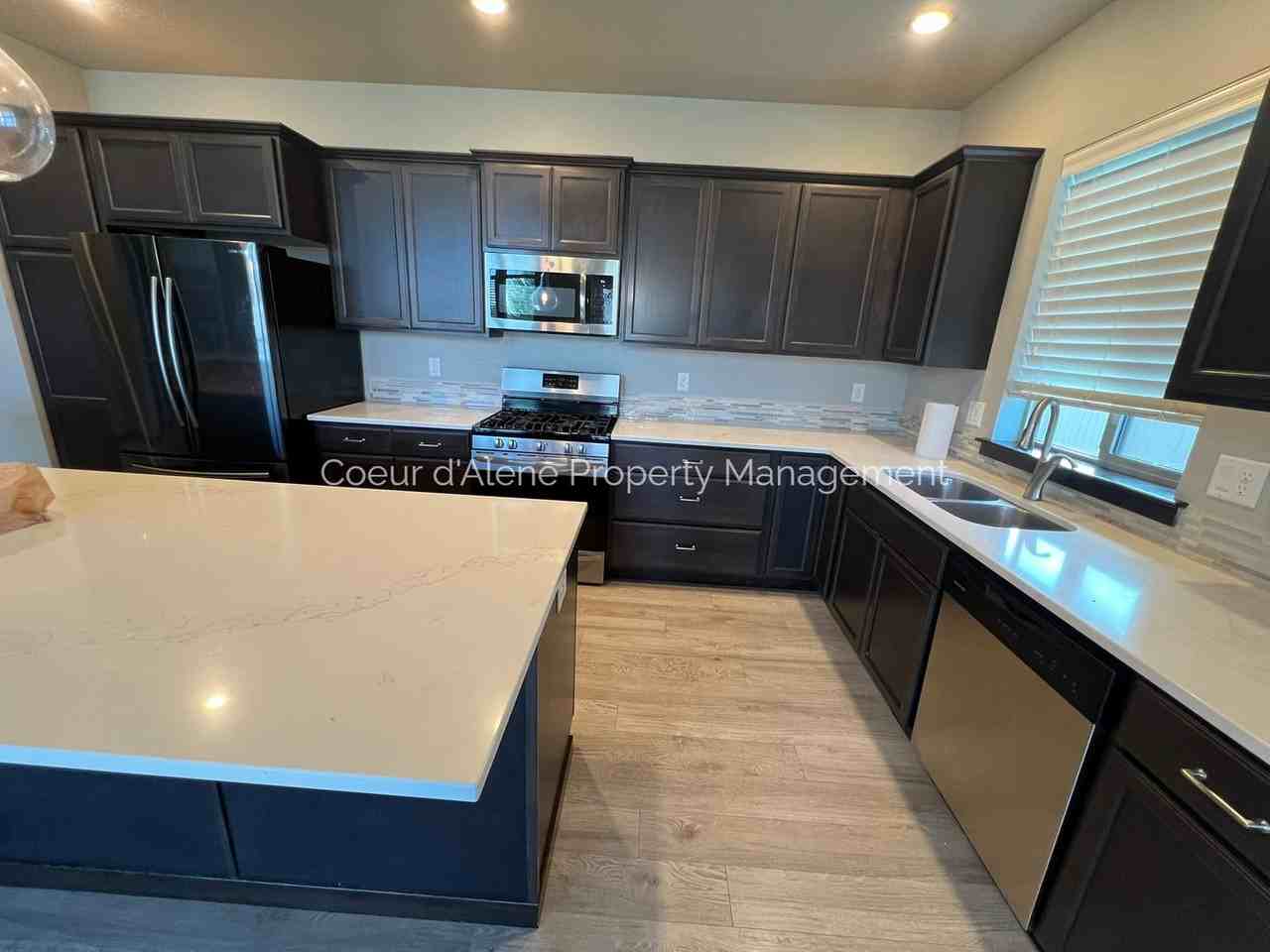 4025 W Homeward Bound Blvd - Photo 6 of 22