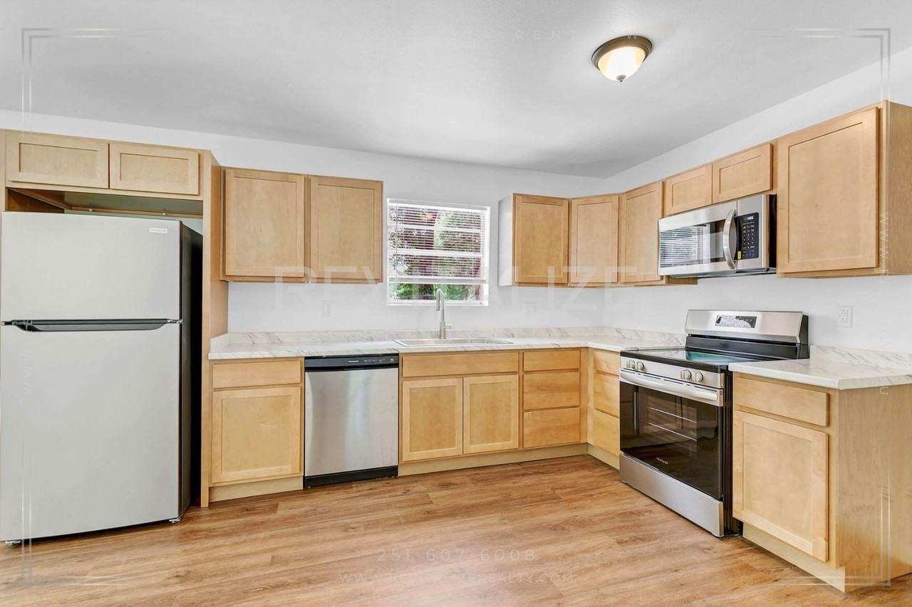 612 Bibb Street - Photo 6 of 32