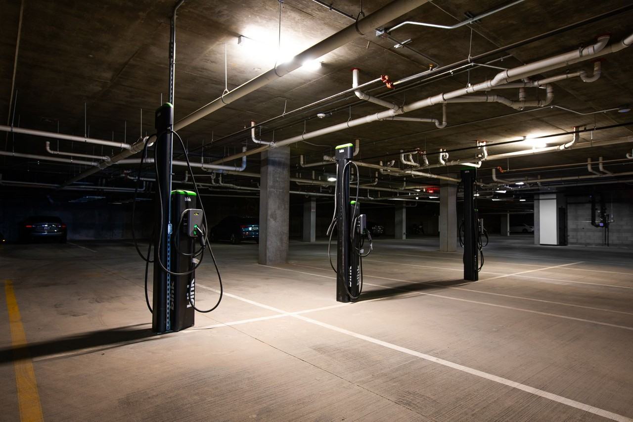 The Common | Luxury Apartments in Phoenix - Photo 5 of 50