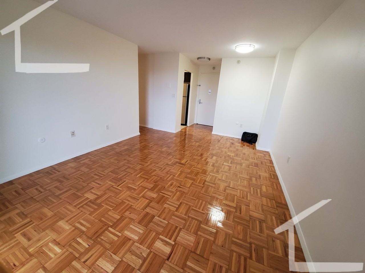 171 Freeman St - Photo 2 of 8