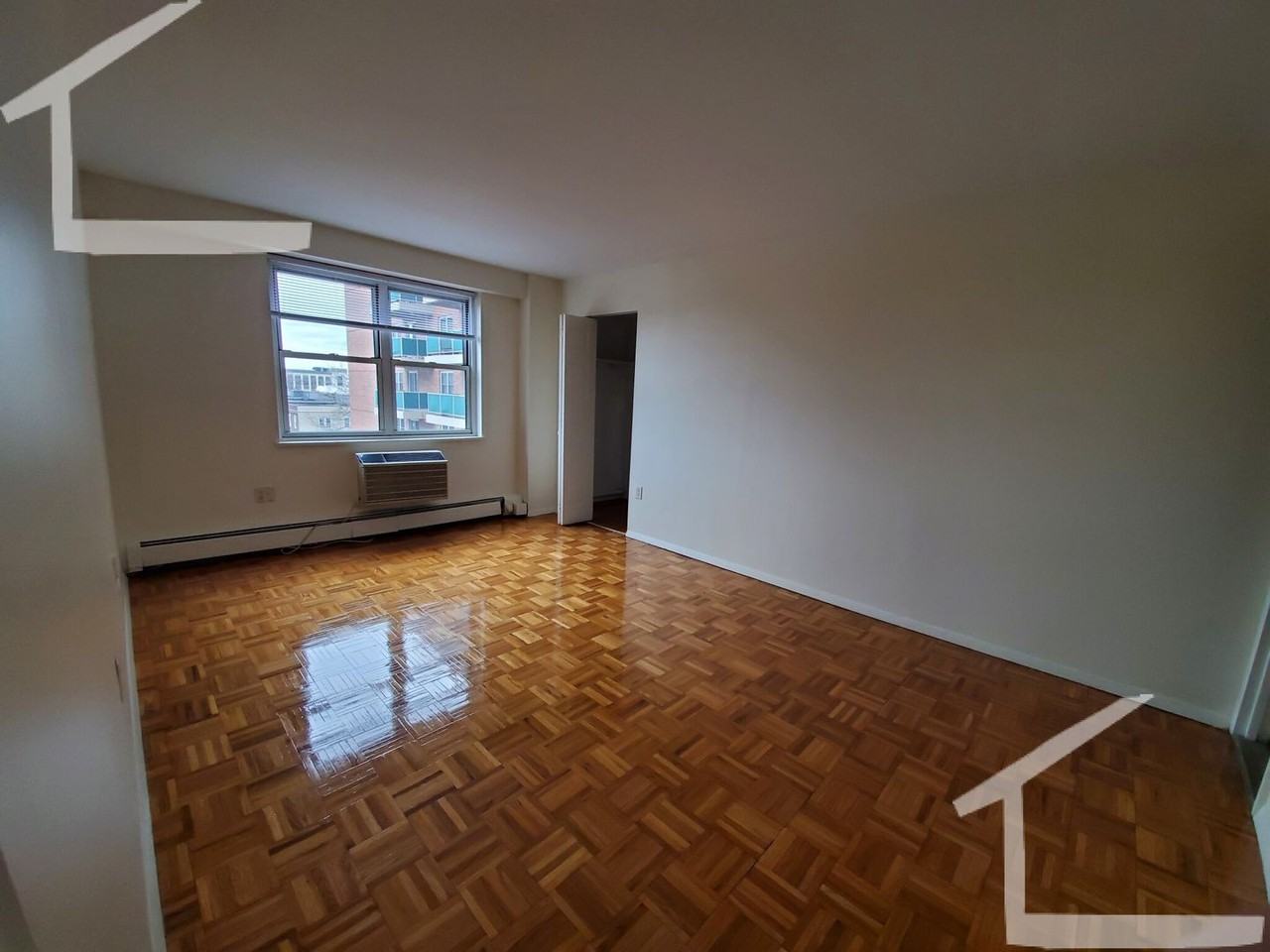 171 Freeman St - Photo 3 of 8