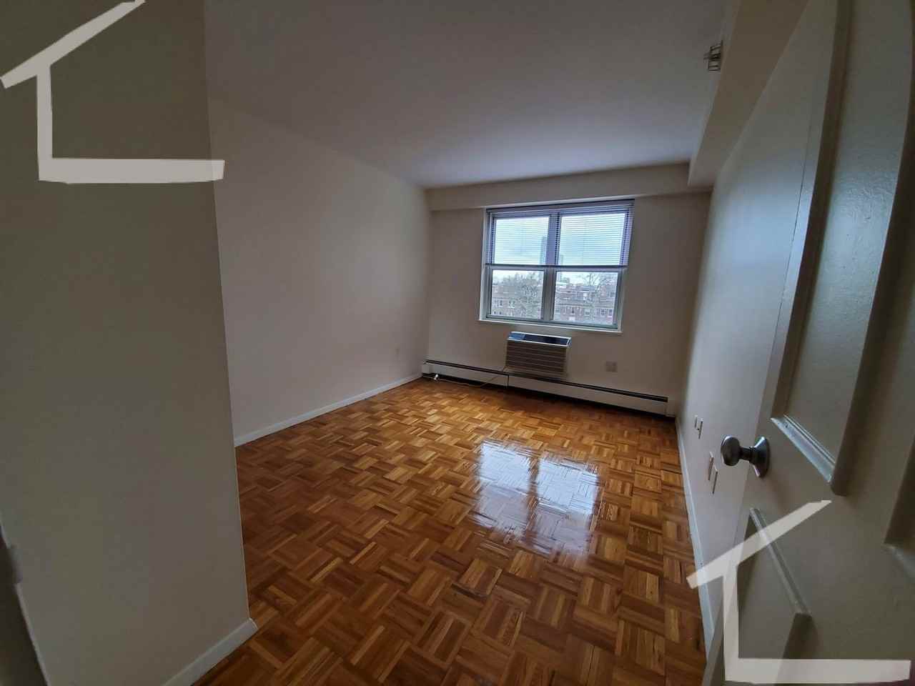 171 Freeman St - Photo 4 of 8