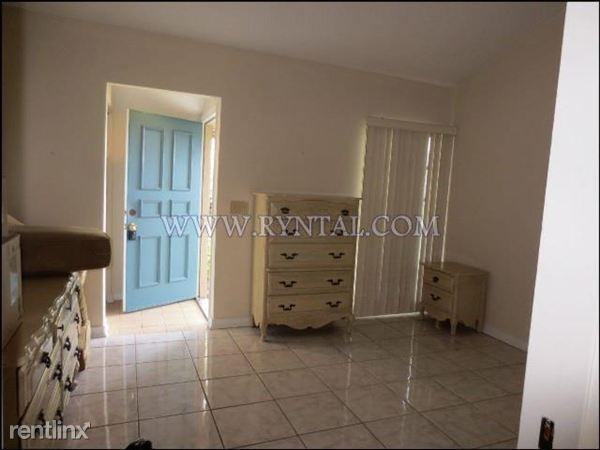 3127 Longmeadow - Photo 3 of 8