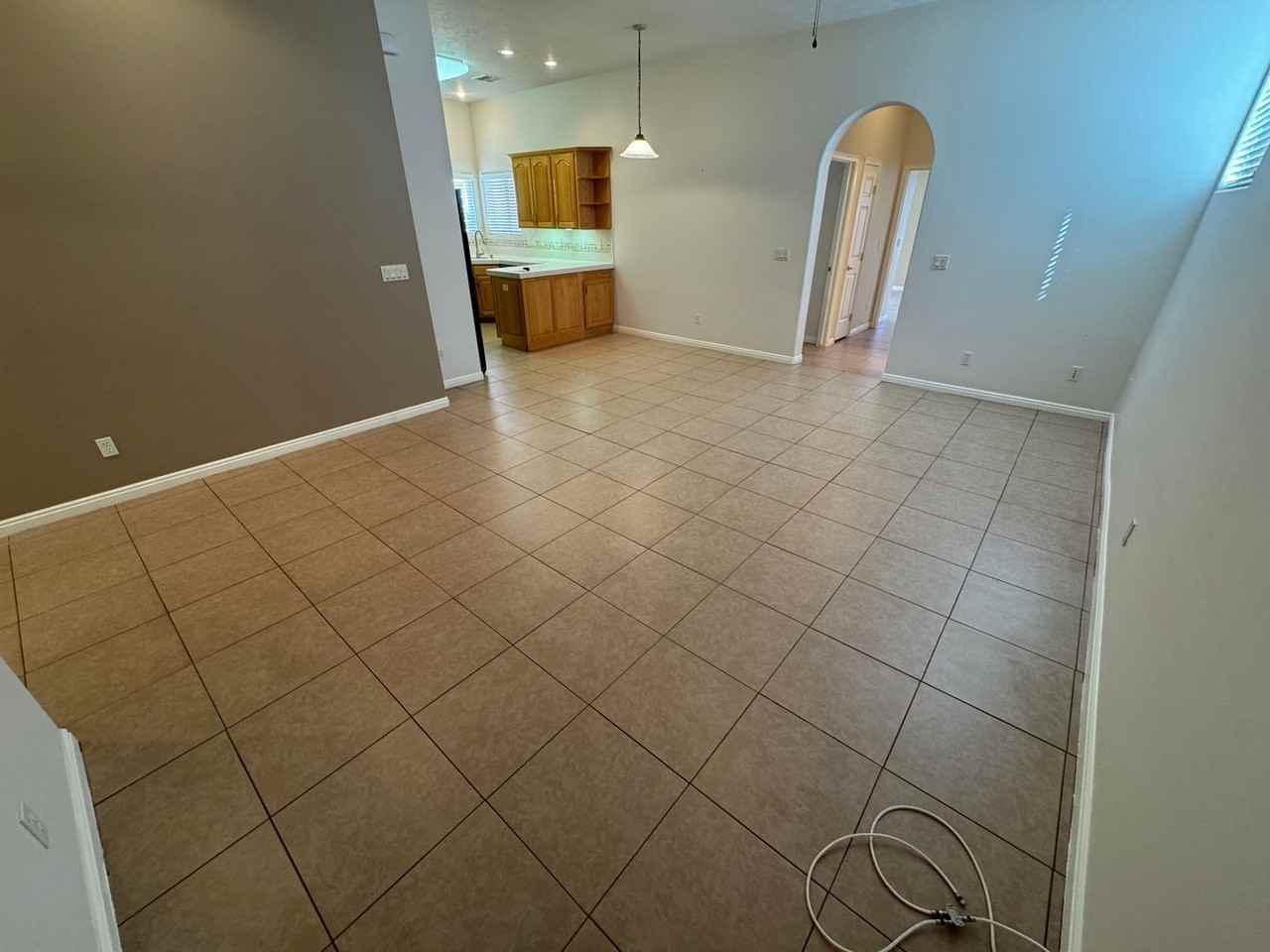 2548 W 225 N - Photo 2 of 19