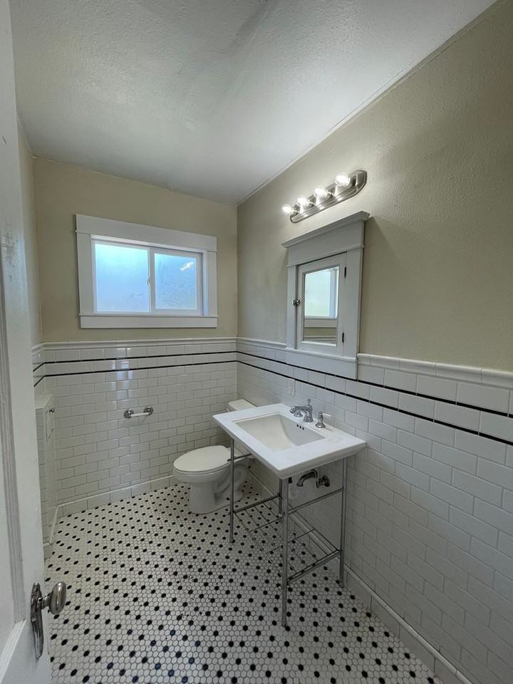 1443 Worden Ave - Photo 2 of 19
