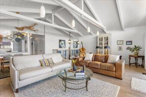 featured image of 1220 Porta Ballena