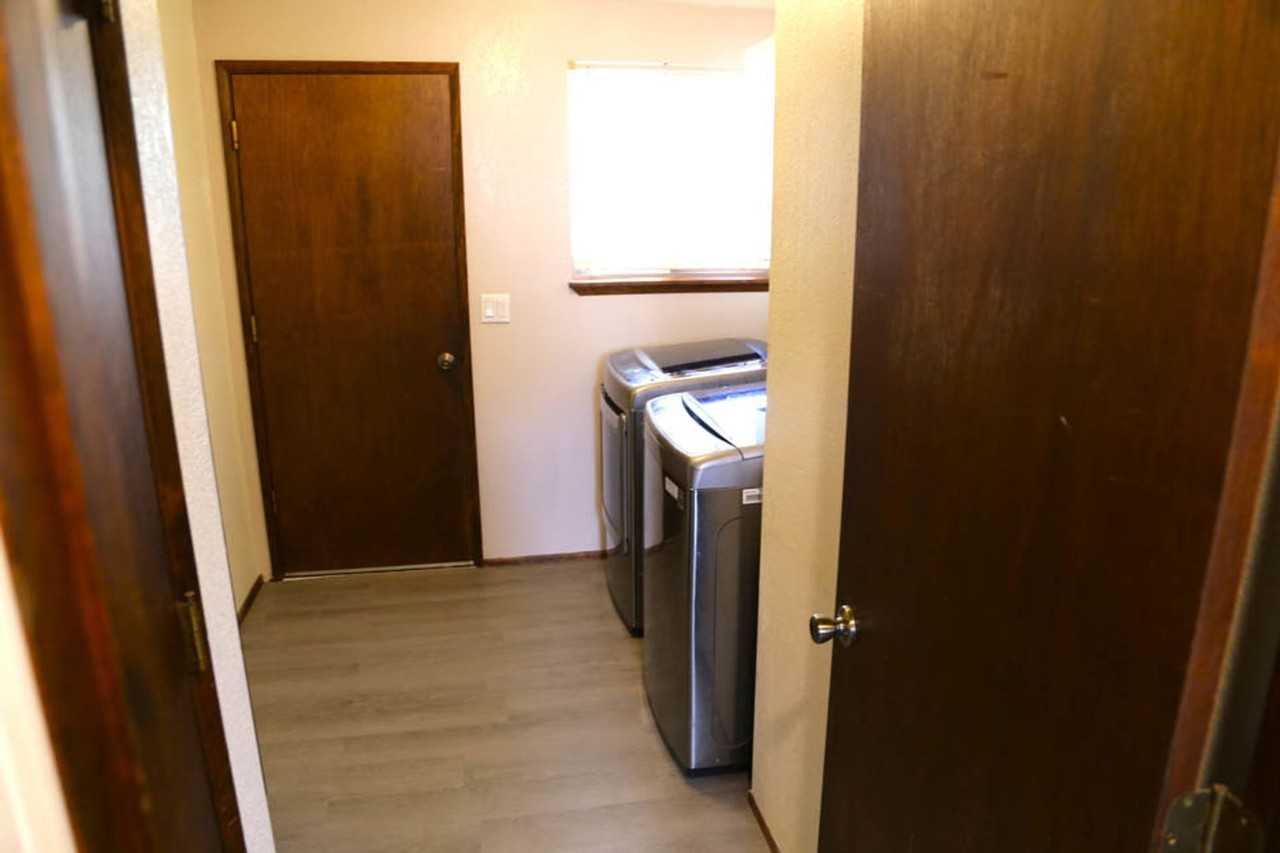 327 Marlon St - Photo 7 of 12