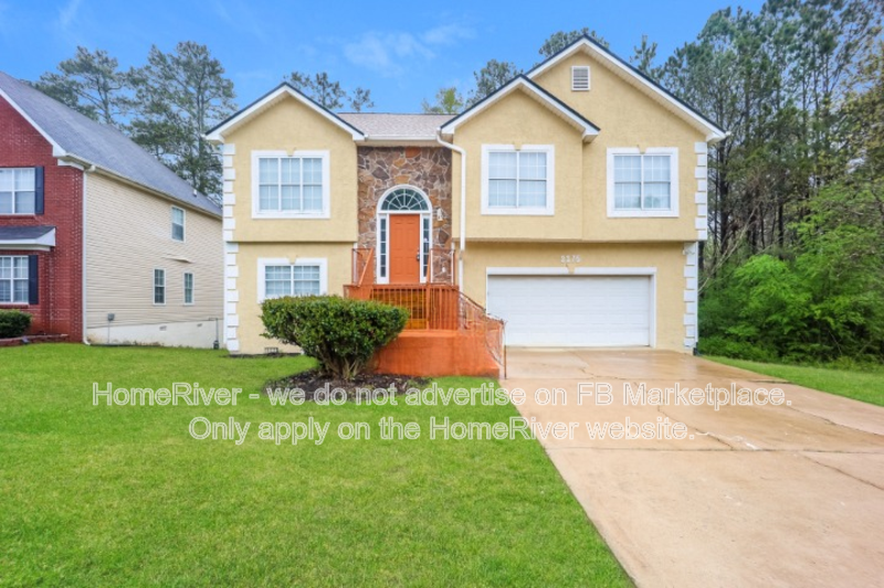 2175 Lake Royale Dr - Photo 2 of 20