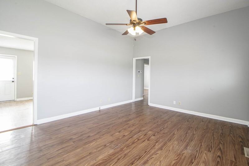 1212 Kendall Dr #NA - Photo 4 of 31