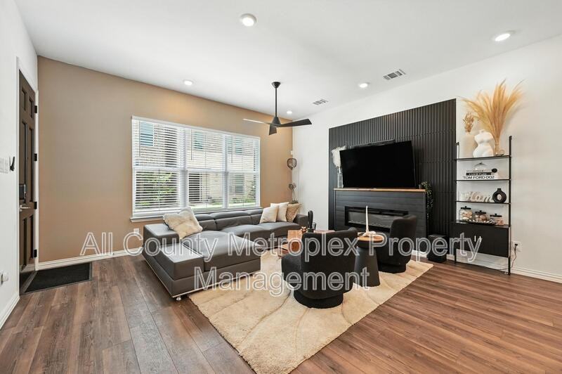 7513 Laburnam Rd - Photo 3 of 23