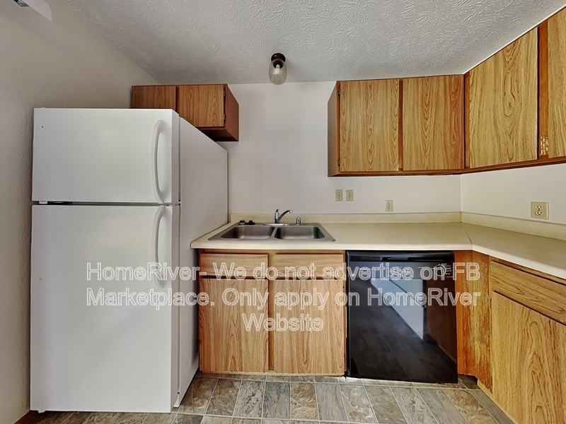 29 E Mayfair Ct #3 - Photo 2 of 18